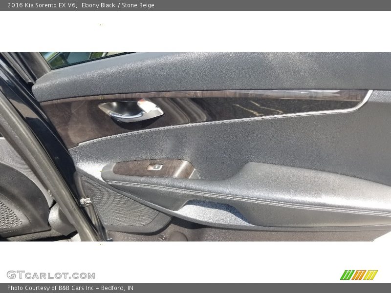 Ebony Black / Stone Beige 2016 Kia Sorento EX V6