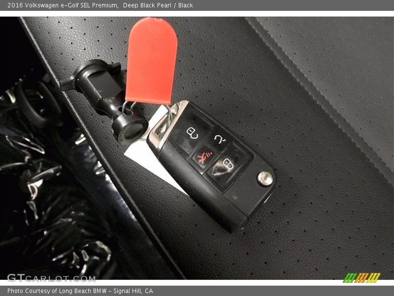 Keys of 2016 e-Golf SEL Premium