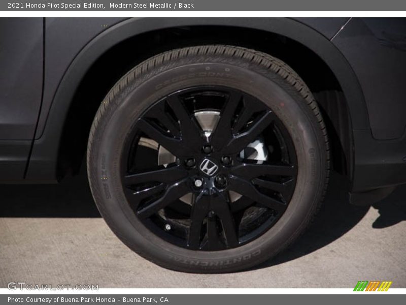 Modern Steel Metallic / Black 2021 Honda Pilot Special Edition