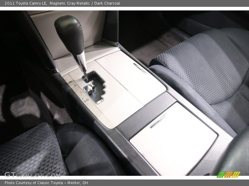 Magnetic Gray Metallic / Dark Charcoal 2011 Toyota Camry LE