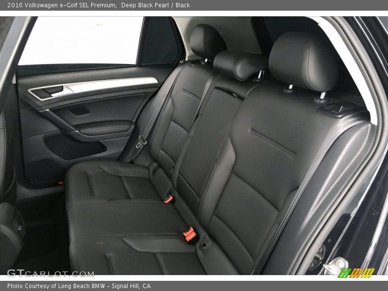 Rear Seat of 2016 e-Golf SEL Premium