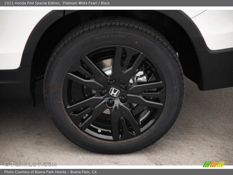 Platinum White Pearl / Black 2021 Honda Pilot Special Edition