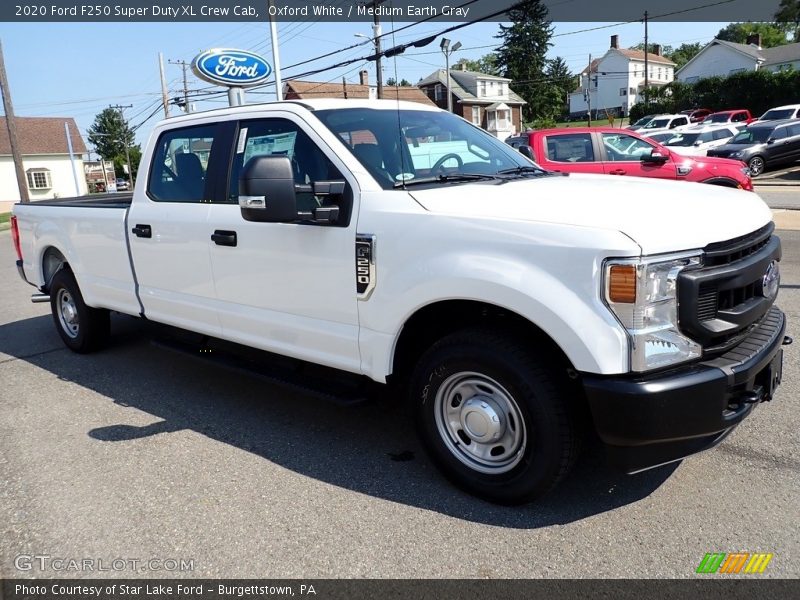 Oxford White / Medium Earth Gray 2020 Ford F250 Super Duty XL Crew Cab