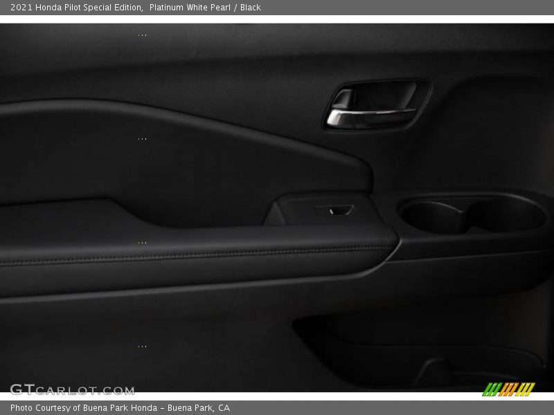 Platinum White Pearl / Black 2021 Honda Pilot Special Edition
