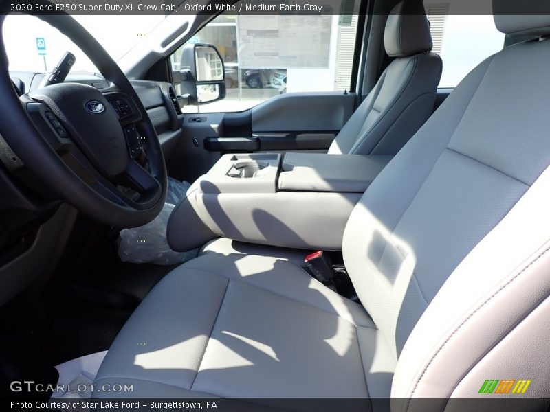 Oxford White / Medium Earth Gray 2020 Ford F250 Super Duty XL Crew Cab