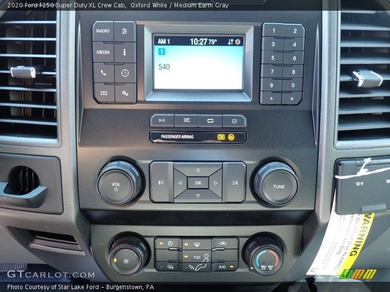Oxford White / Medium Earth Gray 2020 Ford F250 Super Duty XL Crew Cab