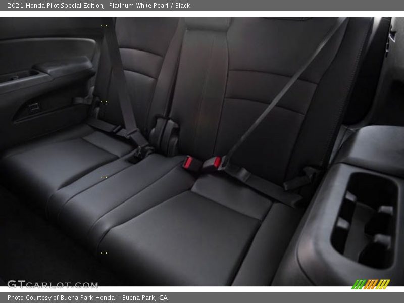 Platinum White Pearl / Black 2021 Honda Pilot Special Edition