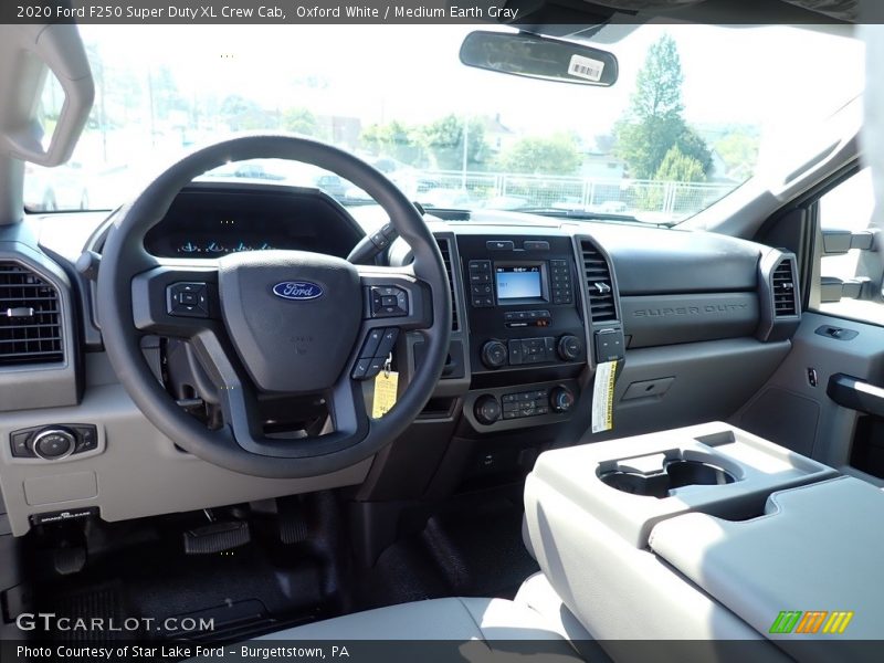 Oxford White / Medium Earth Gray 2020 Ford F250 Super Duty XL Crew Cab