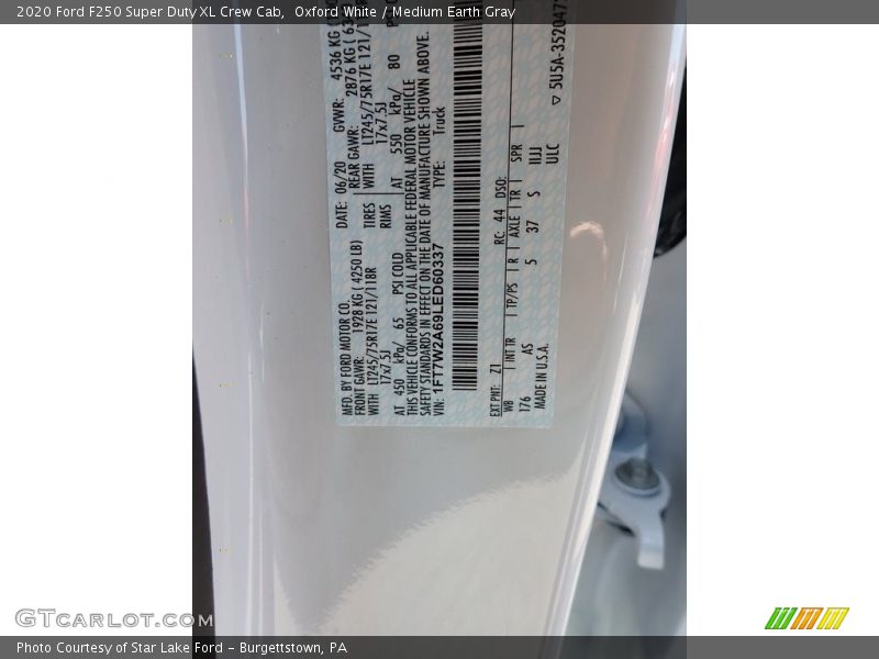 Oxford White / Medium Earth Gray 2020 Ford F250 Super Duty XL Crew Cab