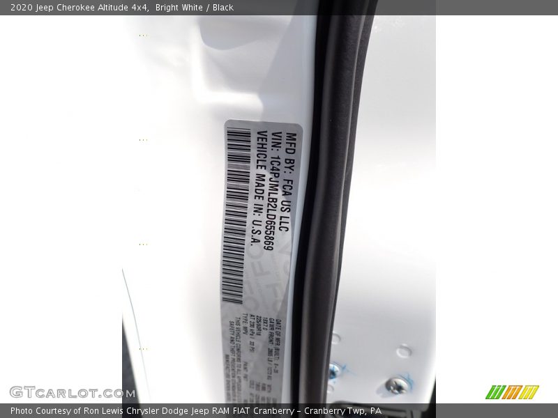 Bright White / Black 2020 Jeep Cherokee Altitude 4x4