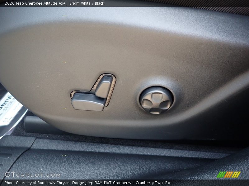 Bright White / Black 2020 Jeep Cherokee Altitude 4x4