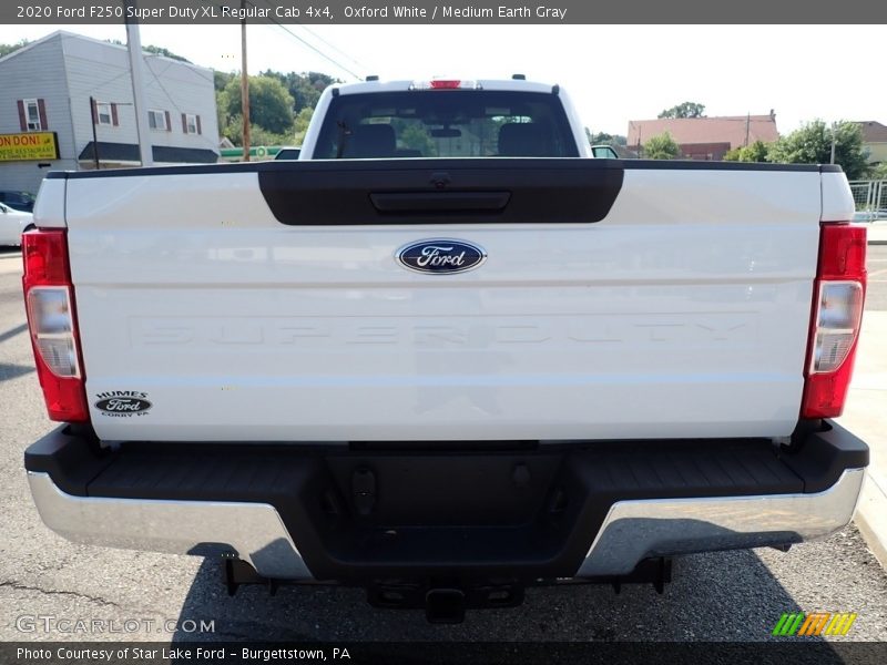 Oxford White / Medium Earth Gray 2020 Ford F250 Super Duty XL Regular Cab 4x4