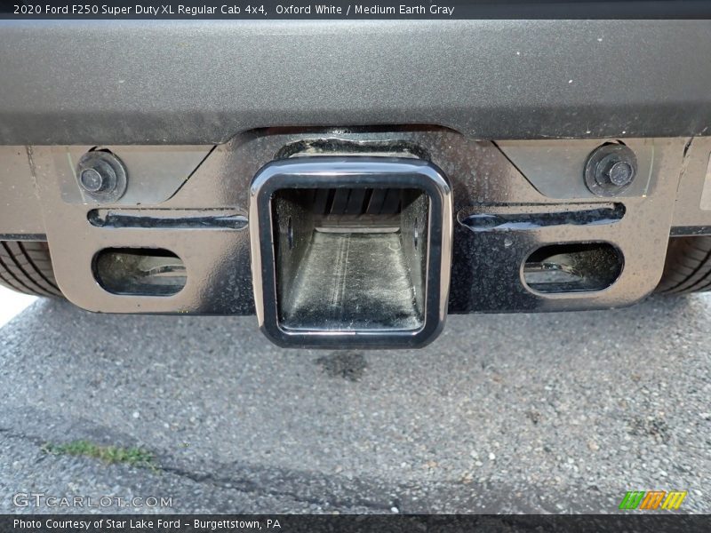 Oxford White / Medium Earth Gray 2020 Ford F250 Super Duty XL Regular Cab 4x4