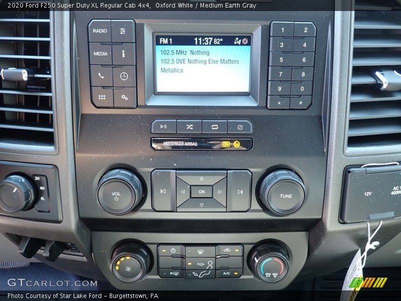 Oxford White / Medium Earth Gray 2020 Ford F250 Super Duty XL Regular Cab 4x4