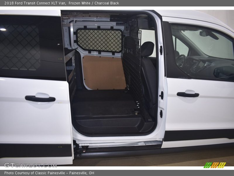Frozen White / Charcoal Black 2018 Ford Transit Connect XLT Van