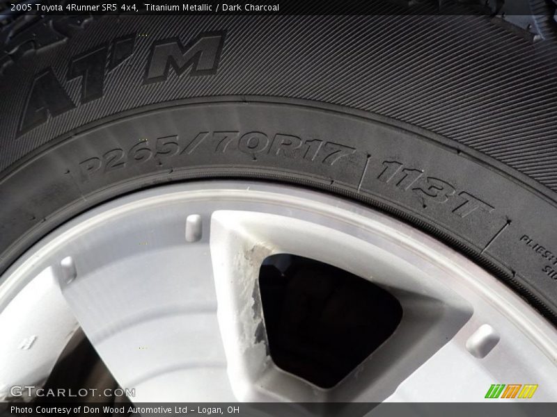 Titanium Metallic / Dark Charcoal 2005 Toyota 4Runner SR5 4x4