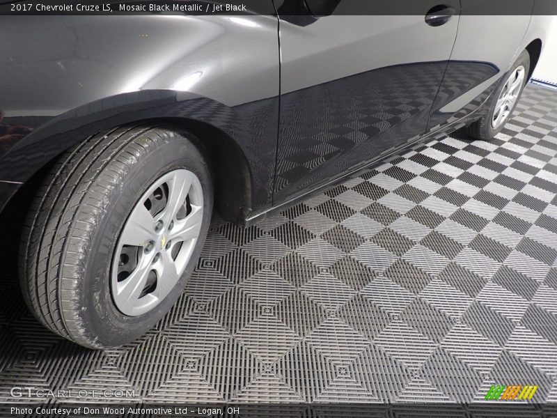 Mosaic Black Metallic / Jet Black 2017 Chevrolet Cruze LS