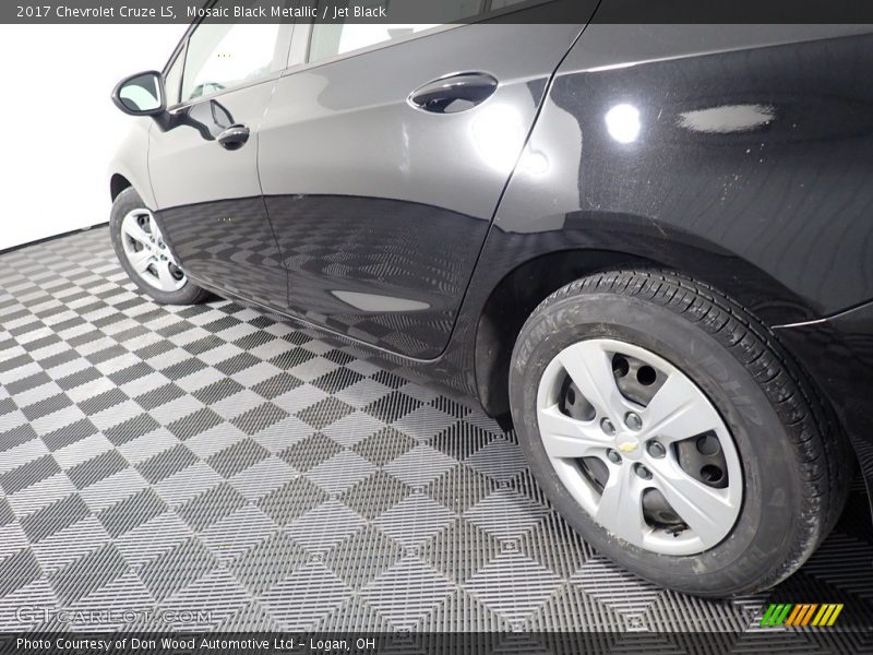 Mosaic Black Metallic / Jet Black 2017 Chevrolet Cruze LS