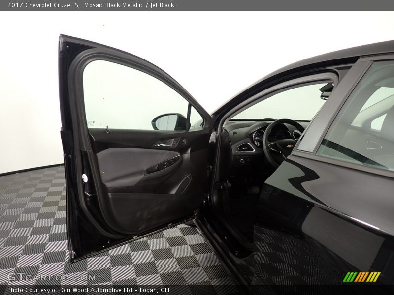 Mosaic Black Metallic / Jet Black 2017 Chevrolet Cruze LS