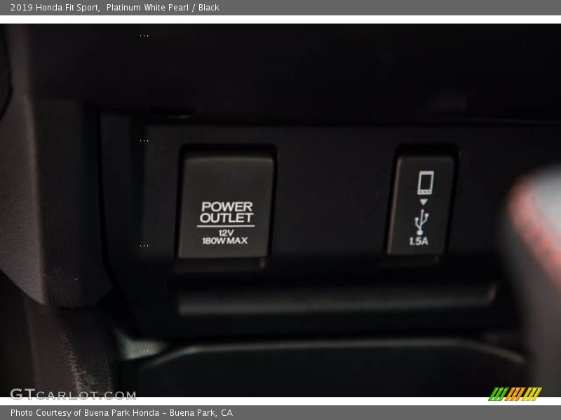 Platinum White Pearl / Black 2019 Honda Fit Sport