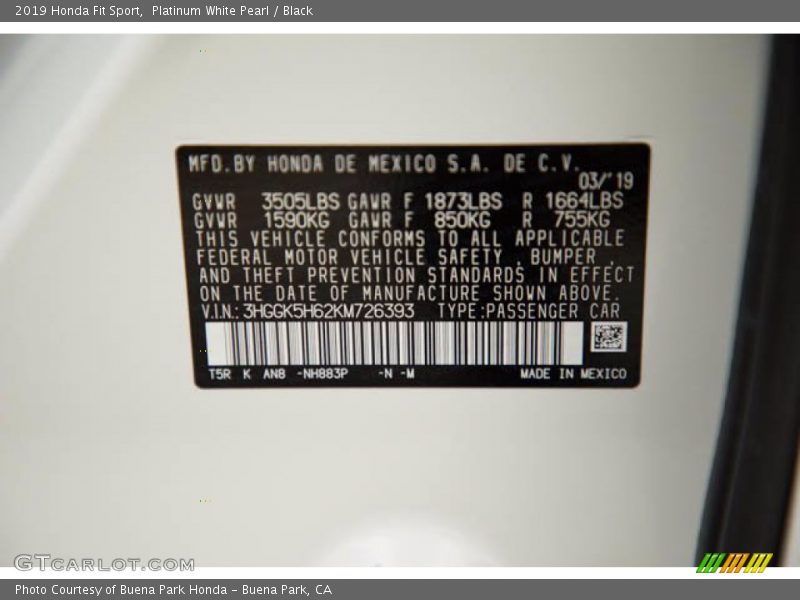 Platinum White Pearl / Black 2019 Honda Fit Sport