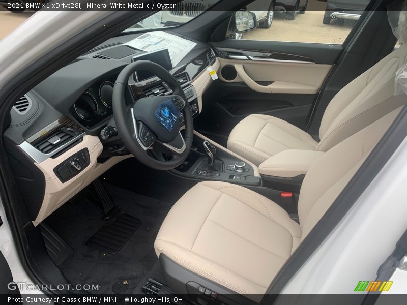  2021 X1 xDrive28i Oyster Interior