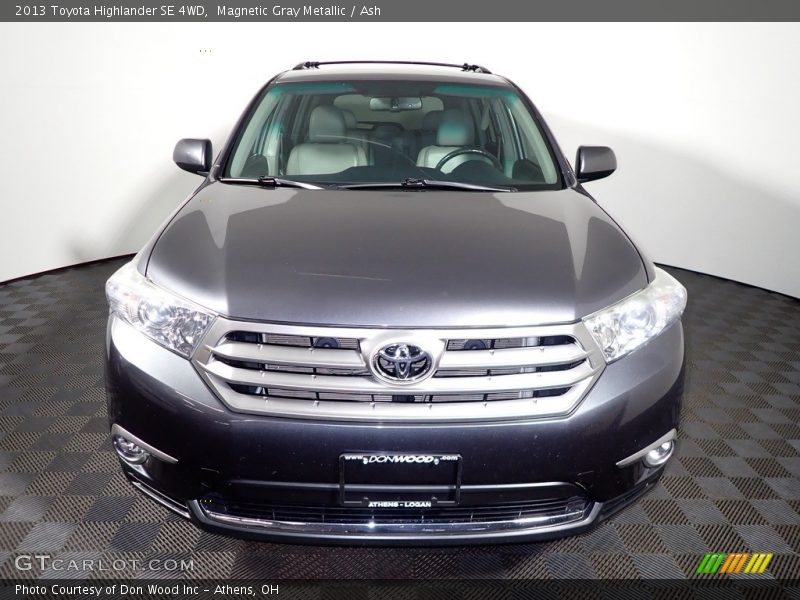 Magnetic Gray Metallic / Ash 2013 Toyota Highlander SE 4WD