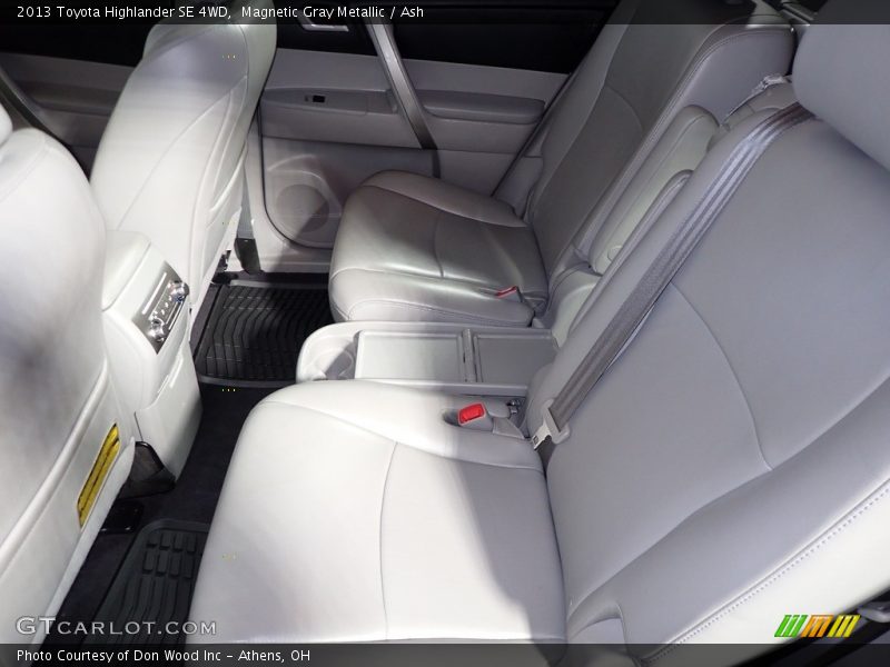 Magnetic Gray Metallic / Ash 2013 Toyota Highlander SE 4WD