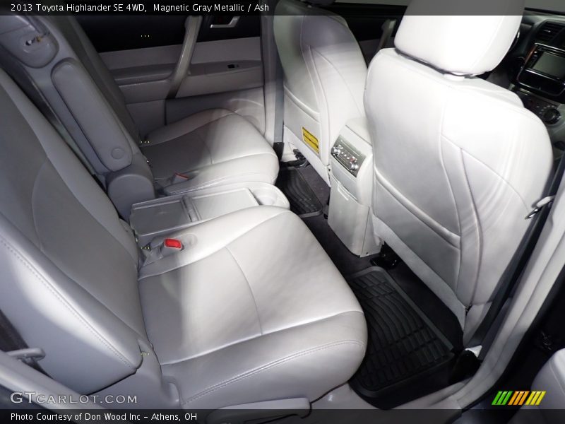 Magnetic Gray Metallic / Ash 2013 Toyota Highlander SE 4WD