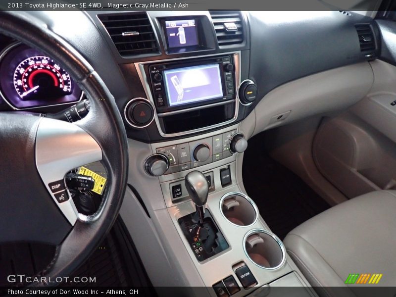 Magnetic Gray Metallic / Ash 2013 Toyota Highlander SE 4WD