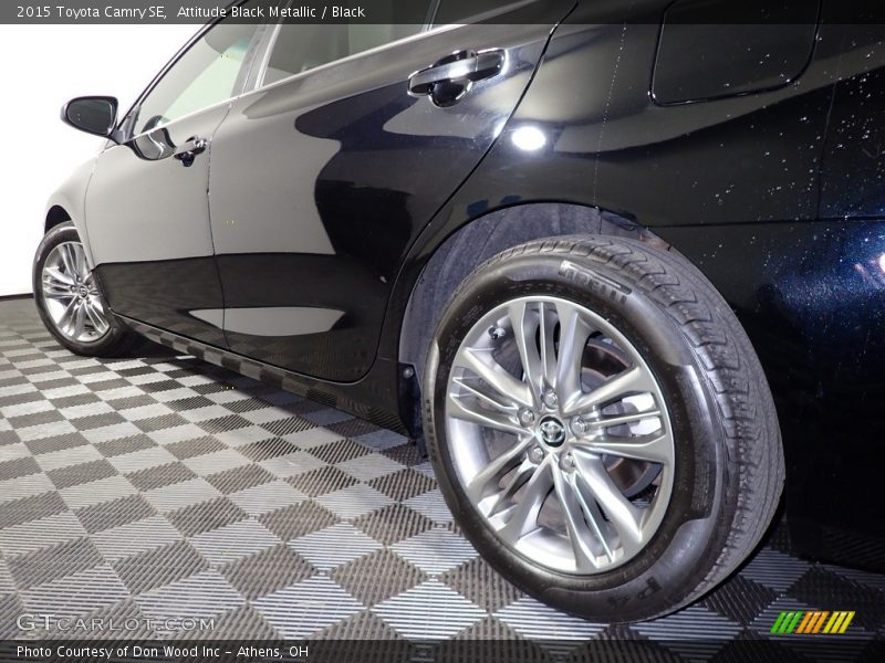Attitude Black Metallic / Black 2015 Toyota Camry SE