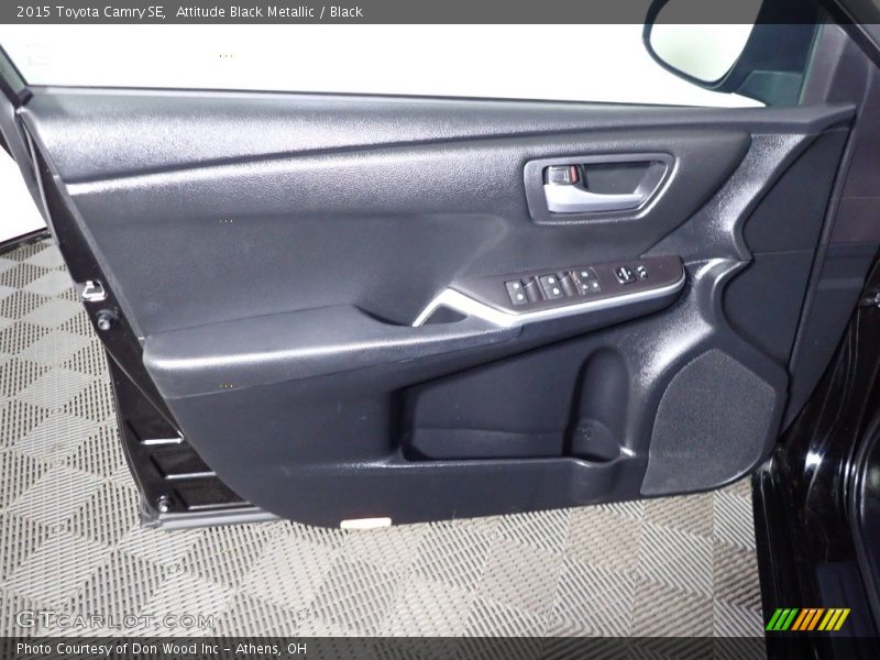 Attitude Black Metallic / Black 2015 Toyota Camry SE