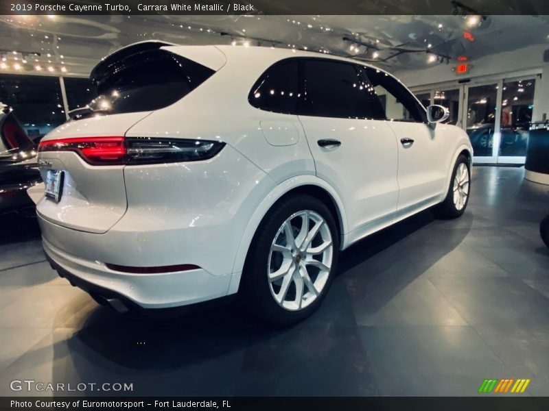 Carrara White Metallic / Black 2019 Porsche Cayenne Turbo