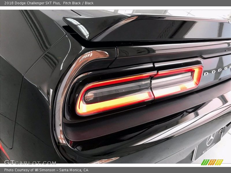 Pitch Black / Black 2018 Dodge Challenger SXT Plus