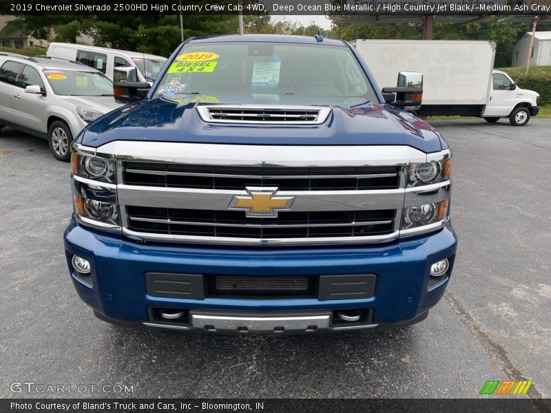 Deep Ocean Blue Metallic / High Country Jet Black/­Medium Ash Gray 2019 Chevrolet Silverado 2500HD High Country Crew Cab 4WD