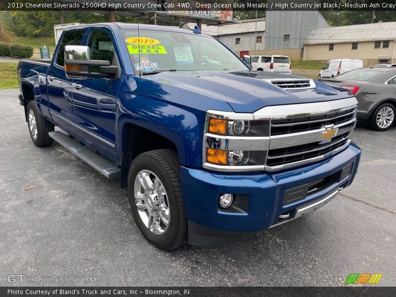 Deep Ocean Blue Metallic / High Country Jet Black/­Medium Ash Gray 2019 Chevrolet Silverado 2500HD High Country Crew Cab 4WD