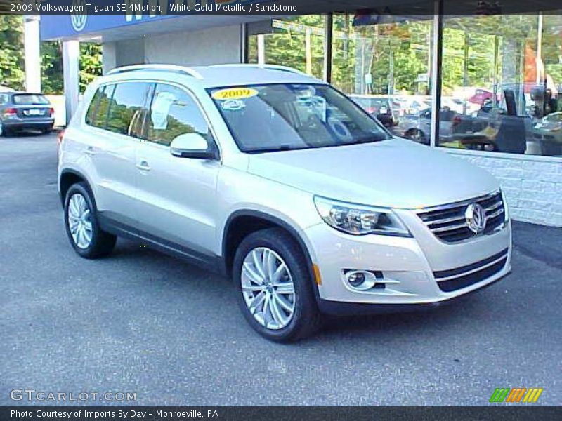 White Gold Metallic / Sandstone 2009 Volkswagen Tiguan SE 4Motion