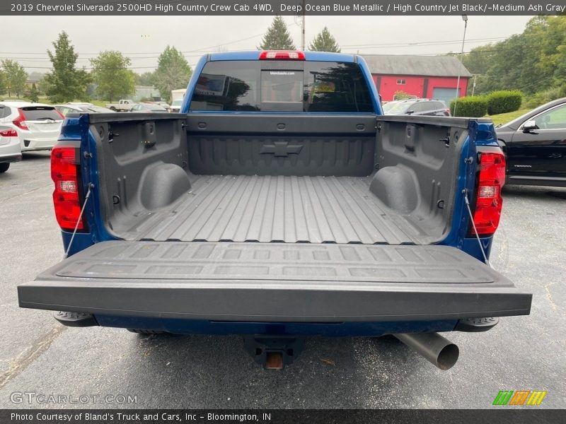 Deep Ocean Blue Metallic / High Country Jet Black/­Medium Ash Gray 2019 Chevrolet Silverado 2500HD High Country Crew Cab 4WD