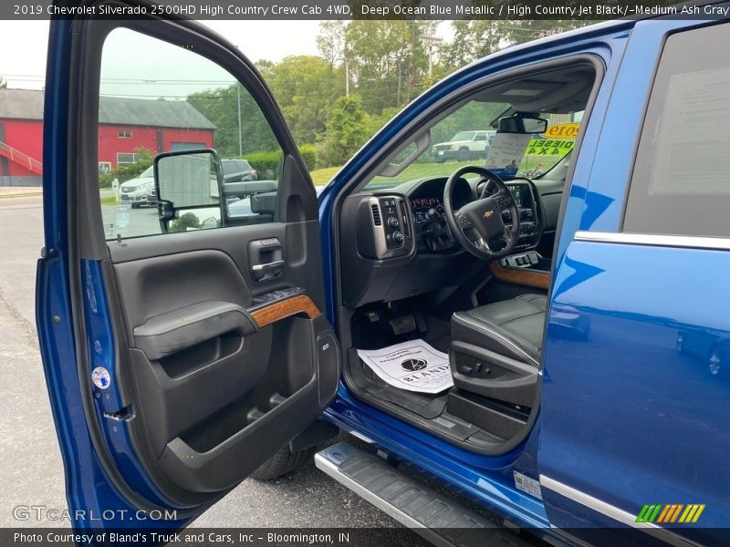 Deep Ocean Blue Metallic / High Country Jet Black/­Medium Ash Gray 2019 Chevrolet Silverado 2500HD High Country Crew Cab 4WD