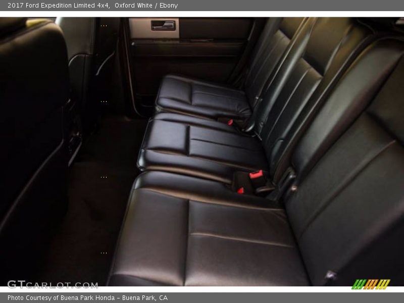 Oxford White / Ebony 2017 Ford Expedition Limited 4x4