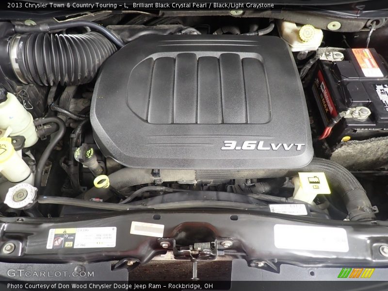 Brilliant Black Crystal Pearl / Black/Light Graystone 2013 Chrysler Town & Country Touring - L