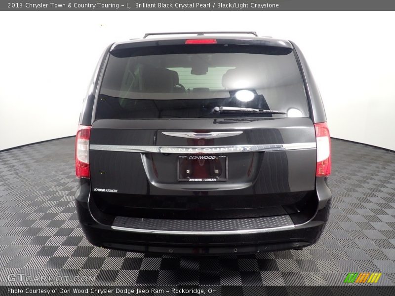 Brilliant Black Crystal Pearl / Black/Light Graystone 2013 Chrysler Town & Country Touring - L