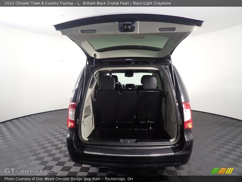 Brilliant Black Crystal Pearl / Black/Light Graystone 2013 Chrysler Town & Country Touring - L