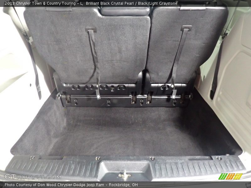 Brilliant Black Crystal Pearl / Black/Light Graystone 2013 Chrysler Town & Country Touring - L