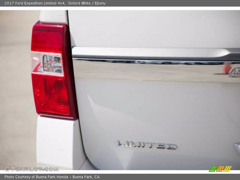 Oxford White / Ebony 2017 Ford Expedition Limited 4x4