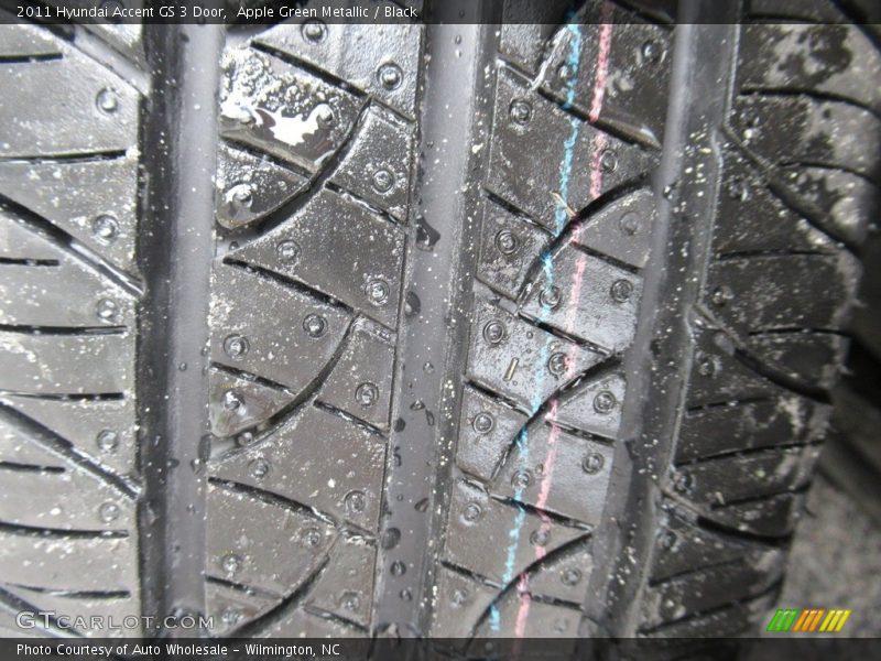Apple Green Metallic / Black 2011 Hyundai Accent GS 3 Door