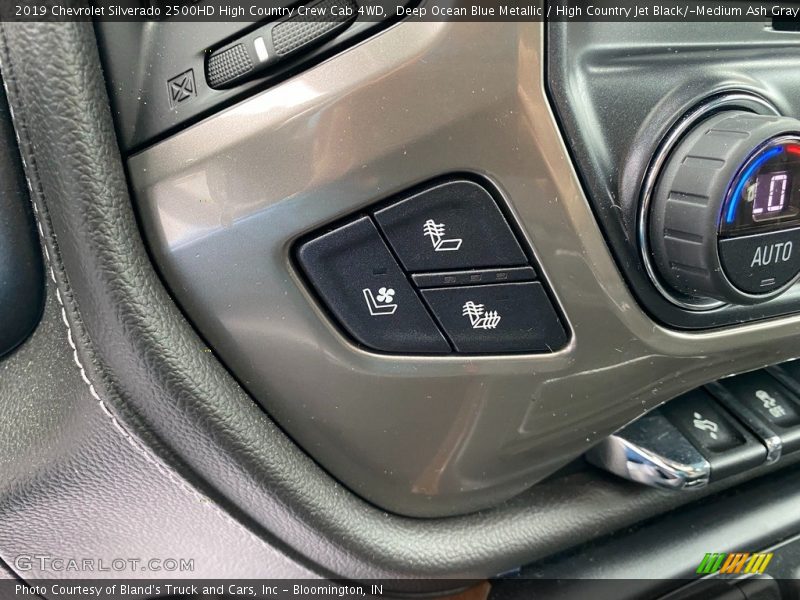 Deep Ocean Blue Metallic / High Country Jet Black/­Medium Ash Gray 2019 Chevrolet Silverado 2500HD High Country Crew Cab 4WD