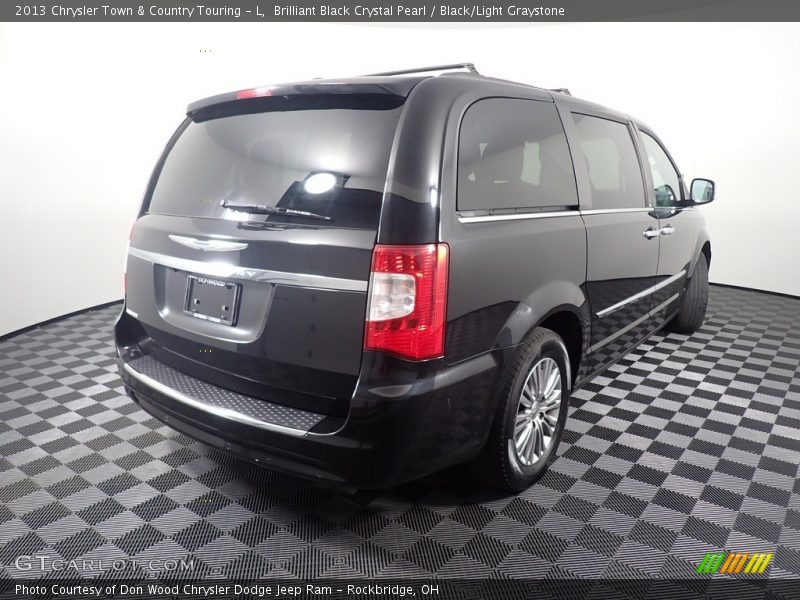 Brilliant Black Crystal Pearl / Black/Light Graystone 2013 Chrysler Town & Country Touring - L