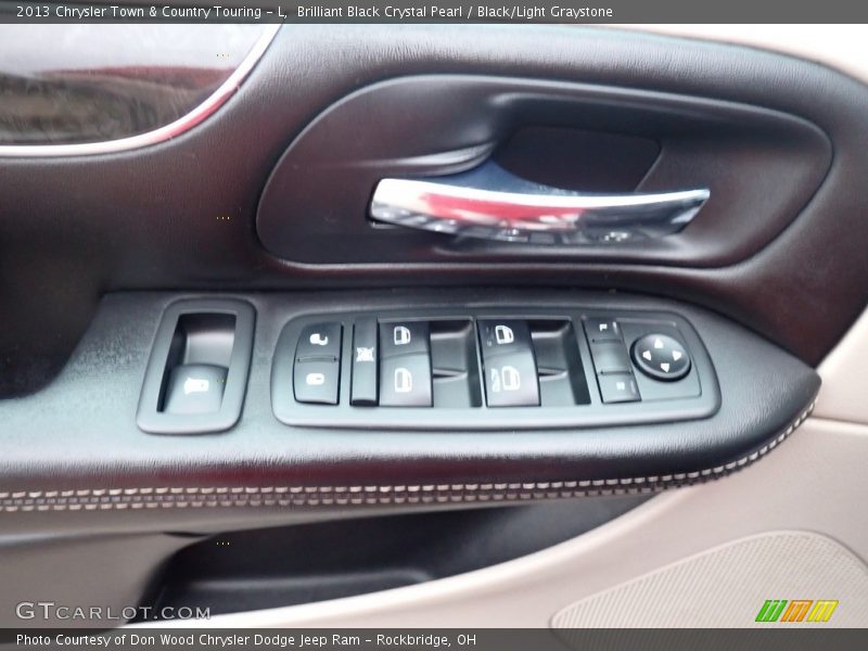 Brilliant Black Crystal Pearl / Black/Light Graystone 2013 Chrysler Town & Country Touring - L