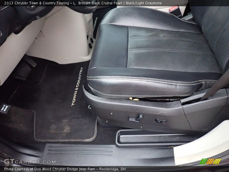 Brilliant Black Crystal Pearl / Black/Light Graystone 2013 Chrysler Town & Country Touring - L